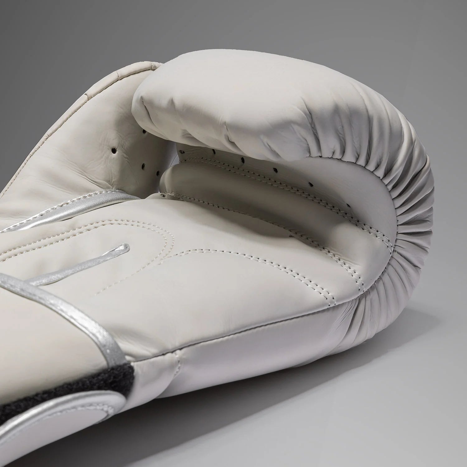 Venum Contender 1.5 Boxing Gloves - Ivory/Gold 16oz