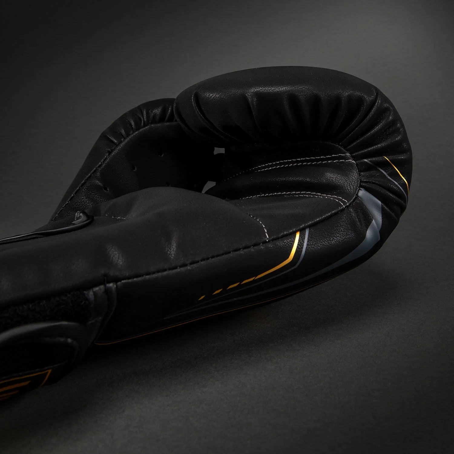 Venum Streamline Boxing Gloves - Black/Gold 14oz